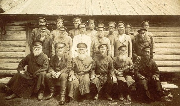 Хранителями обычаев были старики